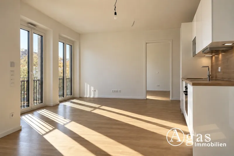 2-Zimmer-Wohnung mit Balkon und Einbauküche auf der Halbinsel Stralau — photo 1